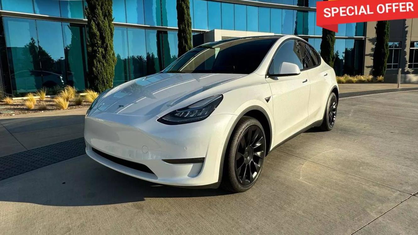 TESLA MODEL Y 2021 5YJYGDEE9MF204183 image